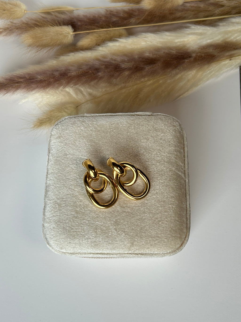 María Earrings